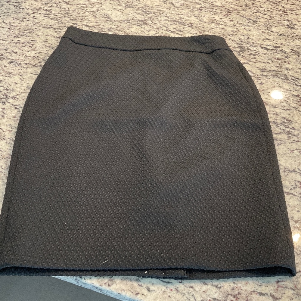 Textured black pencil skirt